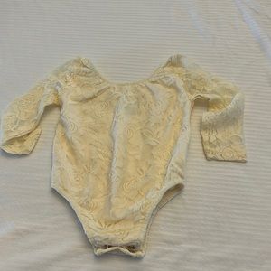 Bailey’s Blossoms 3-6 month cream lace romper never worn